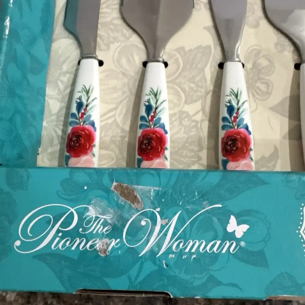Pioneer Woman 4 PC Cheese Knife Spreader Set Wishful Winter Floral Pattern, NEW